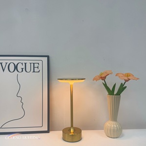 โคมไฟตั้งโต๊ะรูปตัวไอแบบข้ามพรมแดน, โคมไฟทรงจานบินสุดสร้างสรรค์, โคมไฟตั้งโต๊ะสำหรับร้านอาหารและบาร์, โคมไฟข้างเตียงถนอมสายตา, โคมไฟแบบสัมผัส USB - Product Image 3