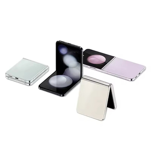 Teléfono Plegable Samsung Z Flip 5 de 6.7 Pulgadas, Estado Premium, Sistema Oficial, Teléfono Móvil Usado de Moda - Product Image 1