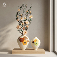 Vase à fleurs en céramique minimaliste Jossin avec motif circulaire peint unique, forme élégante pour la décoration intérieure moderne