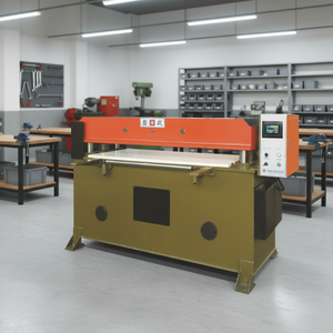 Machine <span class=keywords><strong>de</strong></span> découpe <span class=keywords><strong>de</strong></span> cuir 2025 / Machines <span class=keywords><strong>de</strong></span> découpe <span class=keywords><strong>de</strong></span> chaussures à quatre colonnes <span class=keywords><strong>de</strong></span> précision pour plaques - Product Image 1
