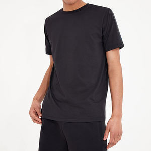 ผู้ผลิตเสื้อยืดคอกลมพรีเมียม ผ้าฝ้าย 100% เนื้อหนา ทรงโอเวอร์ไซส์ เสื้อยืดสตรีทแวร์ผู้ชาย เสื้อยืดเรียบง่ายลำลอง - Product Image 1