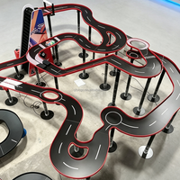 Dispositif interactif et expérimental de piste à billes gravitationnelle avec escaliers électriques pour optimiser la décélération de la piste à billes à niveau moulin à vent
