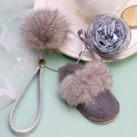 Porte-clés en dôme transparent avec rose Austin stabilisée, pompon en fourrure de vison, mini-pantoufle, pendentif de sac, cadeau de fêtes, vente en gros