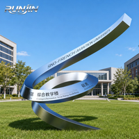 Sculpture abstraite moderne en acier inoxydable brossé, ruban en spirale Mobius, art métallique pour extérieur, campus, place d'entreprise, finition miroir 8K