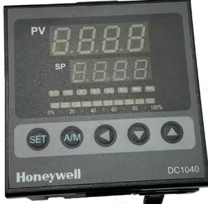 Controlador de Temperatura <span class=keywords><strong>Digital</strong></span> PID <span class=keywords><strong>Honeywell</strong></span> DC1040CR-701000-E, 96x96mm, Entrada RTD, Saída de Controle de Motor de Passo de 3 Posições - Product Image 1