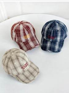 Cappellino da Baseball a scacchi rosso retrò americano per le donne, alla moda in primavera e in autunno, riducendo l'età e rendendo il viso più piccolo - Product Image 6