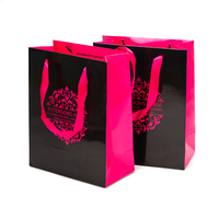 Sacs en papier personnalisés de luxe roses pour cosmétiques et vêtements – Sacs shopping en papier sur mesure