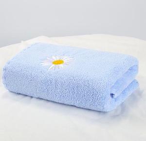 Serviette marguerites Netflix en velours de corail 35x75, 1 pièce, douce, absorbante pour le visage, non pelucheux - Product Image 2