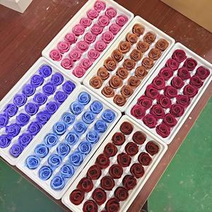 Lot de 21 roses éternelles réelles et préservées de haute qualité, élégantes, pour la Saint-Valentin et autres occasions - Product Image 1