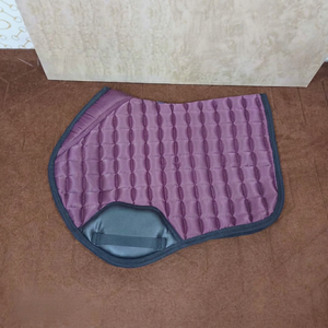 BRAND ZONE Tapis de selle d'équitation en satin de soie pour dressage et saut d'obstacles, haute qualité, confortable et durable, personnalisable - Product Image 1