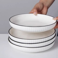 Assiette personnalisée minimaliste surdimensionnée Yamada de 10 pouces en porcelaine émaillée écologique de style japonais jetable XQ
