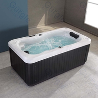Villa de lujo Gurgle con bañera de hidromasaje para 1 persona, sistema de control Balboa, bañera de hidromasaje con chorros de aire.