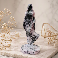 Statue en pierre naturelle sculptée à la main en gros, figurine de sorcière en cristal mélangé pour décoration d'autel, collection, cadeau