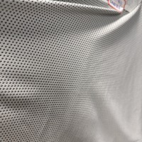 Tissu de sport en maille perforée 165gsm tricoté à la trame décontractée pour combinaison de basket-ball tenue d'équipe de basket-ball