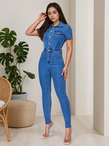 Nuova Collezione: <span class=keywords><strong>Tuta</strong></span> <span class=keywords><strong>in</strong></span> Denim a Maniche Corte con Pantaloni a Sigaretta per Donna - Product Image 3