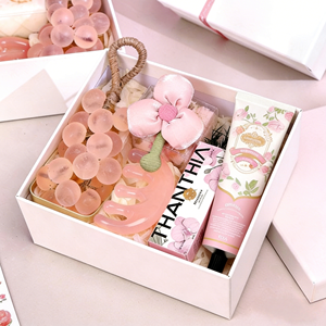 Set Regalo Premium Lunaire per il Relax con Sapone a Forma di Uva, Fiore, Asciugamano, Pettine in Giada per il Cuoio Capelluto e Crema Mani, Ideale per <span class=keywords><strong>Regali</strong></span> di Compleanno - Product Image 1