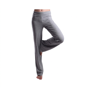 Pantalon de yoga pour femmes imprimé sur mesure avec finition sans couture pour les commandes OEM et ODM pantalon de yoga respirant pour femmes avec tissu doux au toucher - Product Image 1