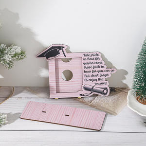 Cadre photo de portrait vertical en bois d'une seule pièce personnalisé Cadeau de fantaisie pour les diplômés pour les photos de fin d'études - Product Image 3