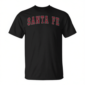 T-shirt con testo rosso in stile college, souvenir di Santa Fe, New Mexico - Product Image 2