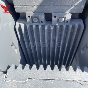 Diesel Máy Nghiền Hàm Khai Thác Mỏ Di Động Mini <span class=keywords><strong>Rock</strong></span> Máy Nghiền Hàm Máy Với Rung Màn Hình - Product Image 5