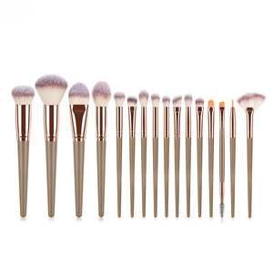 Meilleur Kit <span class=keywords><strong>de</strong></span> <span class=keywords><strong>Pinceaux</strong></span> <span class=keywords><strong>de</strong></span> <span class=keywords><strong>Maquillage</strong></span> Doux <span class=keywords><strong>et</strong></span> <span class=keywords><strong>de</strong></span> <span class=keywords><strong>Qualité</strong></span> à Prix Abordable, Fournisseurs <span class=keywords><strong>de</strong></span> Kits Cosmétiques Personnalisés avec Logo, Ensemble <span class=keywords><strong>de</strong></span> 16 <span class=keywords><strong>Pinceaux</strong></span> <span class=keywords><strong>de</strong></span> <span class=keywords><strong>Maquillage</strong></span> Professionnels Noirs en Gros - Product Image 4