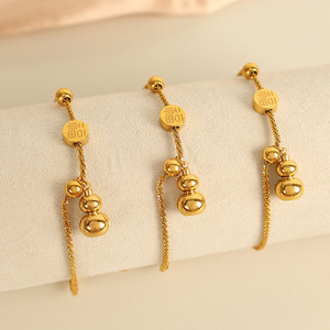 สร้อยข้อมือทรงน้ำเต้าสไตล์จีน ทองไทเทเนียมสตีล พร้อมตัวอักษรฟู่ ของขวัญเครื่องประดับสำหรับทุกเพศ - Product Image 2