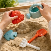 Ensemble de jouets de plage pour enfants, 6 pièces, seau à sable, pelle, râteau avec moules à sable en forme de pieuvre et de poisson, arrosoir pour s'amuser en plein air