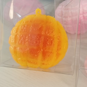 Jouet anti-stress souple en forme de pain d'ananas style Hong Kong, en PU, croquant, bloc de construction, pour jeunes, unisexe - Product Image 2