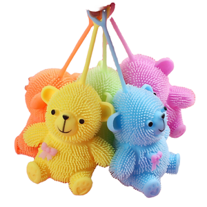 Jouet anti-stress lumineux LED en forme d'ours mignon de 10 cm, élastique et amusant, pour soulager l'anxiété, idéal pour les 5-7 ans - Product Image 4
