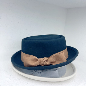 Nueva moda Retro M tamaño hombres Trilby Pork Pie sombrero Unisex lana fieltro Porkie Fedora vestido sombreros en 4 colores para fiestas - Product Image 2