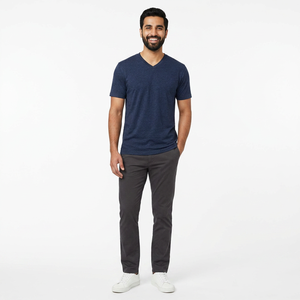 T-shirt de sport pour homme de haute qualité, col en V, manches courtes, couleur unie, prix attractif - Product Image 1