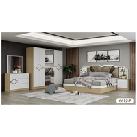 Ensemble de Chambre Populaire avec Armoire Miroir et Meubles de Lit en Bois