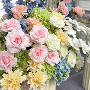 Arreglo Floral Artificial de Seda en Tonos Suaves, Rosas Rosadas y Azules, Hortensias, Orquídeas - Moderno, Hecho a Mano, de Larga Duración, para Bodas - Product Image 3