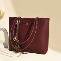 Sacs à main carrés tendance 2026 pour femmes, sacs à bandoulière et sacs fourre-tout avec accessoires, vente en gros