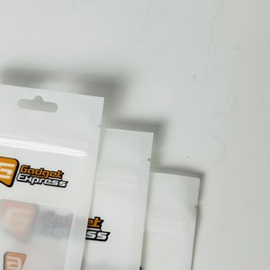 Bolsa de Plástico Reutilizable Personalizada para Señuelos de Pesca, con Orificio para Colgar y Muesca de Desgarre, para Señuelos Pequeños y Suaves - Product Image 4