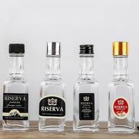 Bouteille en verre carrée mini de 50 ml (1 oz) vide, personnalisable, transparente comme du cristal, sérigraphiée pour rhum, vodka, whisky, avec bouchon à vis, échantillon gratuit