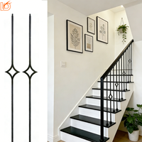 Vente en gros de rampes d'escalier modernes en fer forgé, à motifs carrés creux et en forme d'étoile noire, pour escaliers d'appartement