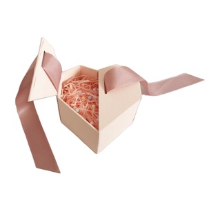 Chất Lượng Cao Làm Tay Đẹp Sang Trọng Tùy Chỉnh Hộp Bao Bì Các Tông Màu Hồng Đóng Cửa Hình Trái Tim Hộp Quà Tặng Cho Đồ Trang Sức - Product Image 4