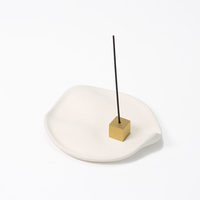 Brûleur d'encens aromatique chinois BECORA, cube minimaliste en laiton satiné mat, porte-bâtonnets d'encens durable pour la décoration de la maison, la méditation
