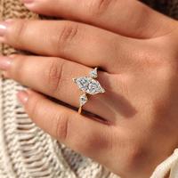 Bague de fiançailles en or jaune massif 10K/14K/18K avec diamant de laboratoire taille hexagonale 0,5-3 carats et pierres latérales personnalisées en forme de cerf-volant, certifiée IGI VS VVS