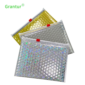Pochette à Bulles Glamour avec Fermeture Éclair Coulissante – Sac Matelassé Métallique à Fermeture Éclair - Product Image 5