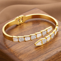 Mode 36 Styles Plaqué Or 18k Bracelet De Luxe En Acier Inoxydable Shell Zircon Lettre Papillon Manchette Bracelet pour Hommes Femmes Cadeau