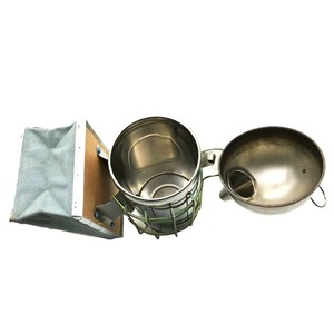 Nueva Herramienta <span class=keywords><strong>de</strong></span> Apicultura <span class=keywords><strong>para</strong></span> Uso Agrícola, Pulverizador <span class=keywords><strong>de</strong></span> <span class=keywords><strong>Humo</strong></span> <span class=keywords><strong>de</strong></span> Acero Inoxidable con Cabeza Redonda, <span class=keywords><strong>Bomba</strong></span> Repelente <span class=keywords><strong>de</strong></span> Abejas, Máquina <span class=keywords><strong>de</strong></span> Fumigación Manual Mini - Product Image 3