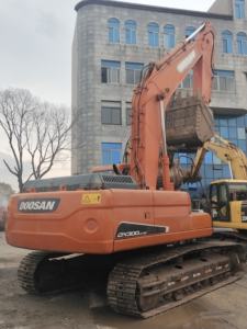 Excavadora de orugas usada duradera de gran potencia Doosan 2000 Doosan DX300LC con gran rendimiento a la venta - Product Image 3