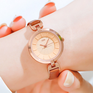 Nouvelle montre pour femme imperméable, tendance et best-seller, au style rétro, grand cadran et bracelet fin - Product Image 4