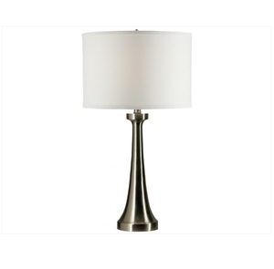 Lámpara de Mesa Pequeña de Hierro con Diseño Simple en Níquel Cepillado y Pantalla Cuadrada de Lino para Sala de Lectura, Proyectos Hoteleros - Product Image 6