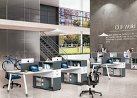 Meubles de bureau en bois modernes, poste de travail modulaire 2/4 places avec écran de table, table portable pour ordinateur portable pour hôpital/école
