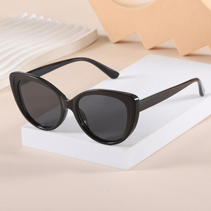 Stylish Cat Eye Frame Sunglasses UV400 PC Lens Unisex <b>Sun</b> Protection Type 3 <b>Shades</b> - Product Image 3