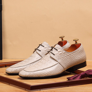 Zapatos Casuales Personalizados al por Mayor para Hombre, Zapatos Casuales de Terciopelo de Alta Calidad con Bordado de Araña para Caballeros, Ropa Formal - Product Image 3