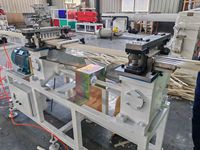 Extrudeuse à double vis pour la production de profilés d'angle en PE/PVC, conception conique co-rotative, rapport L/D 22:1, 380V-440V, haute performance